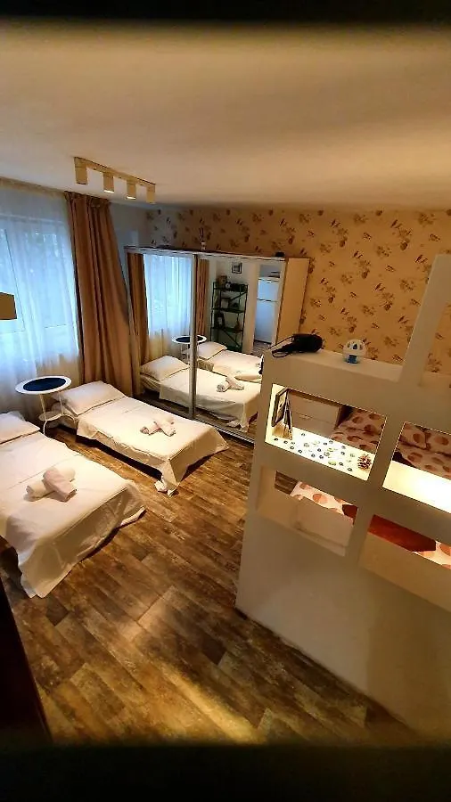 Apartament, Ultracentral, Piata Victoriei Bucureşti 0*,  România